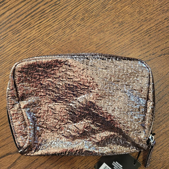 Ulta Beauty Silver Metallic Top Zip Beauty Make Up Cosmetic Bag NEW with Tag - Picture 2 of 6